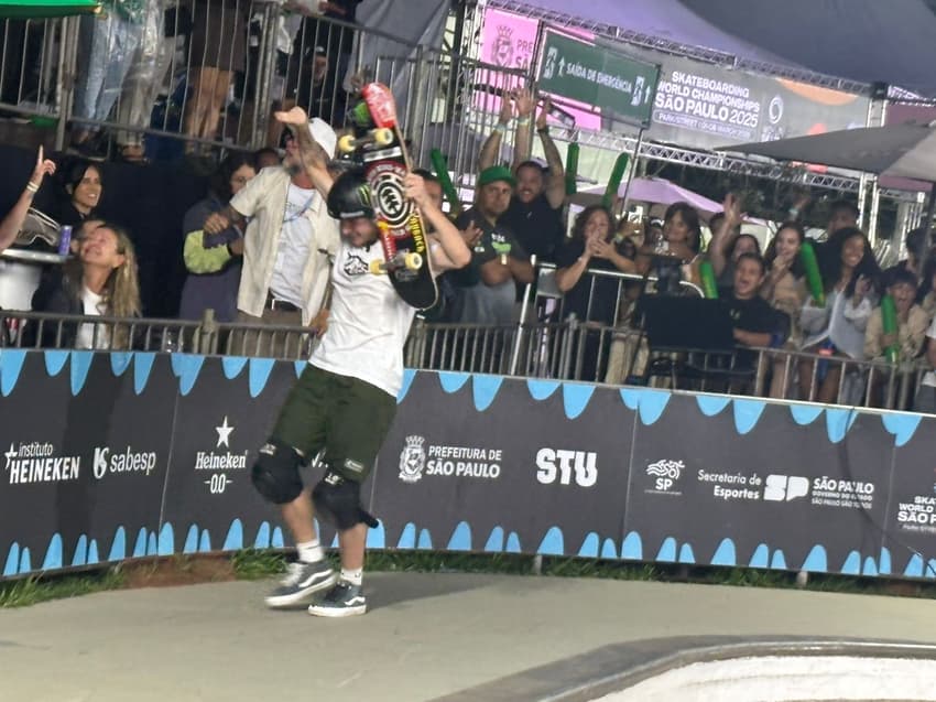 Kalani Konig comemora volta na final do Mundial de Skate (Foto: Beatriz Pinheiro/ Lance!)