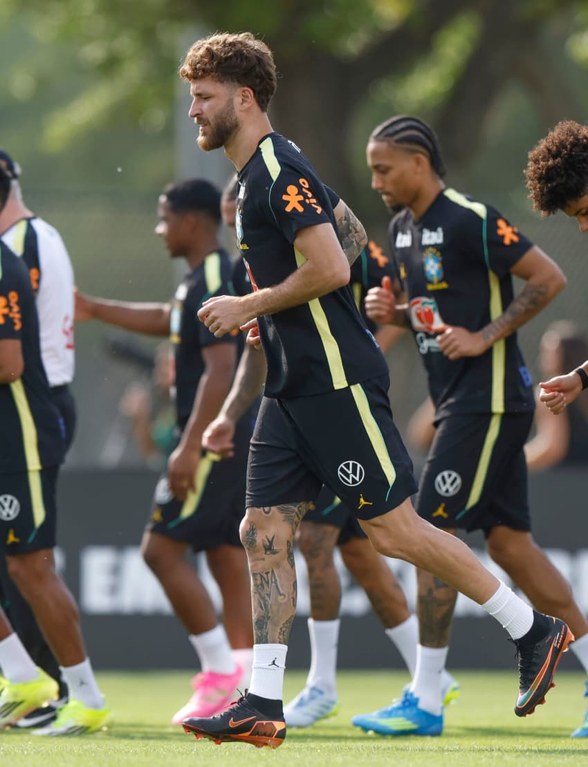 Léo Pereira durante treino da Seleção Brasileira em Orlando