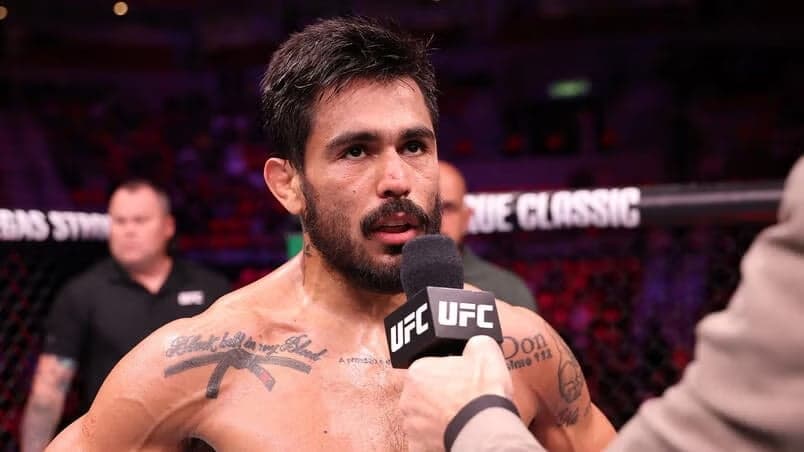 Luan Lacerda após vencer Saimon Oliveira no UFC Rio (Foto: Ed Mulholland/UFC)