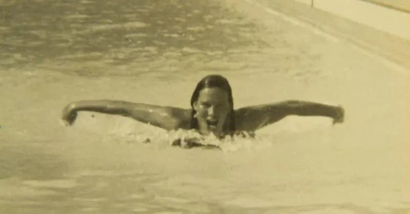 Maria Lenk na piscina (Foto: Divulgação/COB)