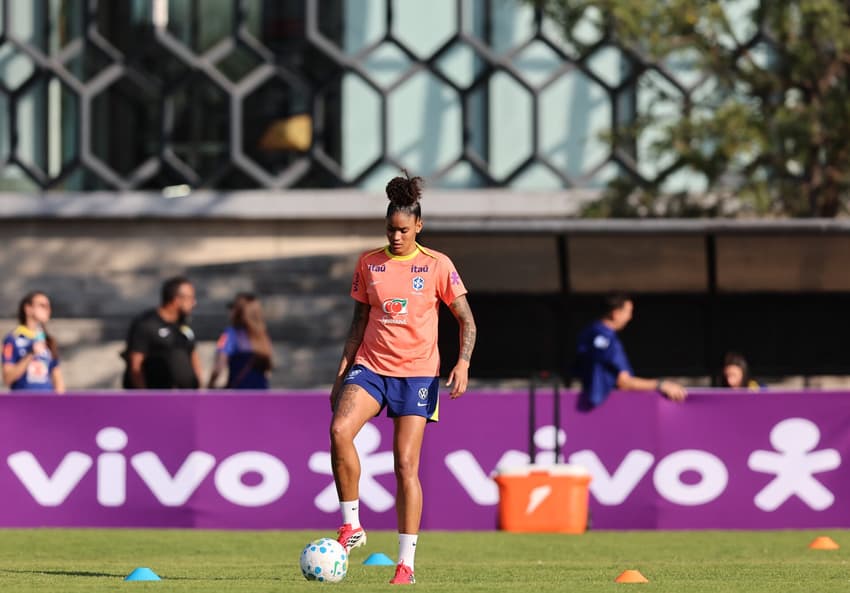 Tarciane durante treino da Seleção Brasileira feminina no México. (Foto: Lívia Villas Boas/CBF)
