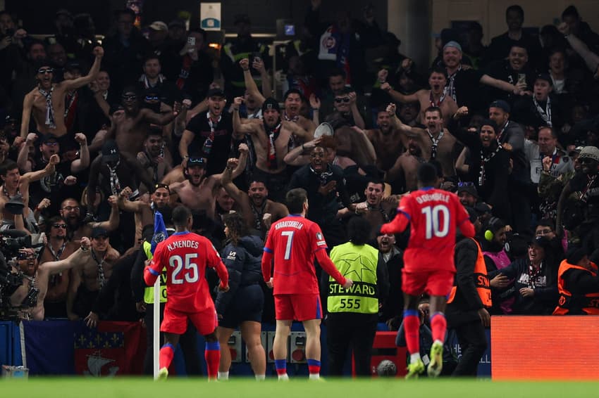 O PSG venceu o Chelsea por 3 a 0 na Champions League (Foto: Adrian Dennis / AFP)