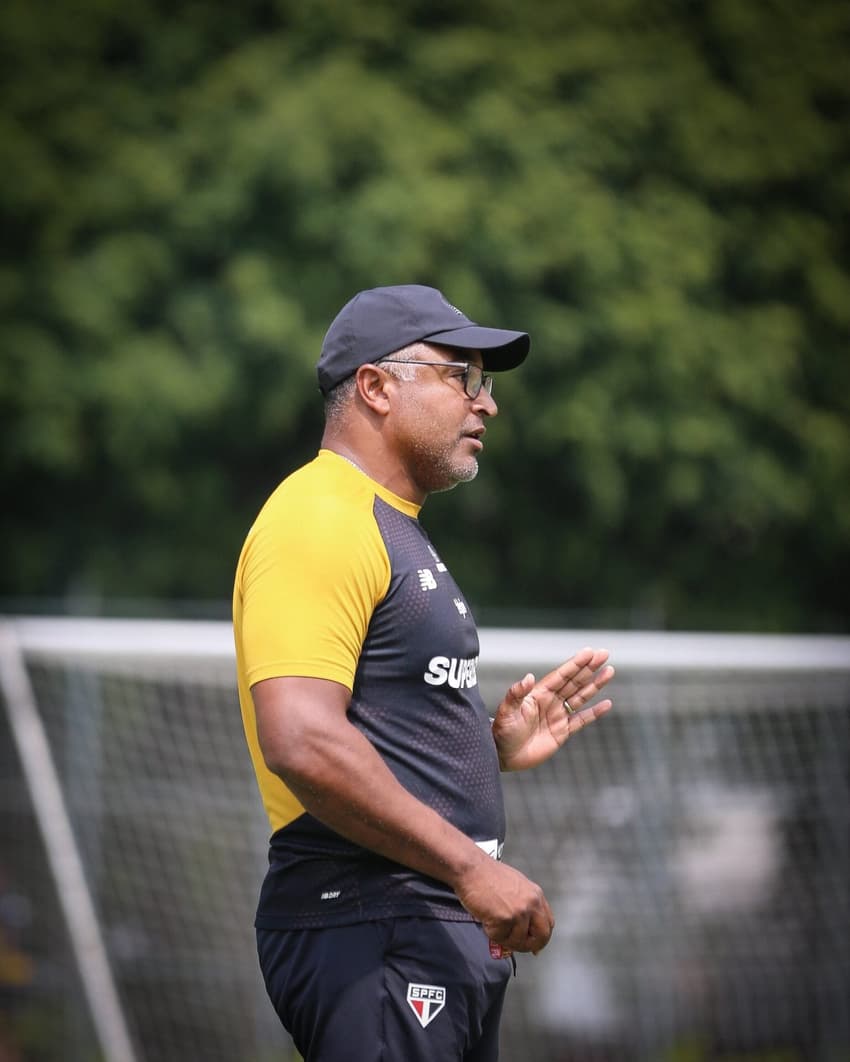 Roger Machado comanda treino do São Paulo (Foto: Erico Leonan / São Paulo FC)