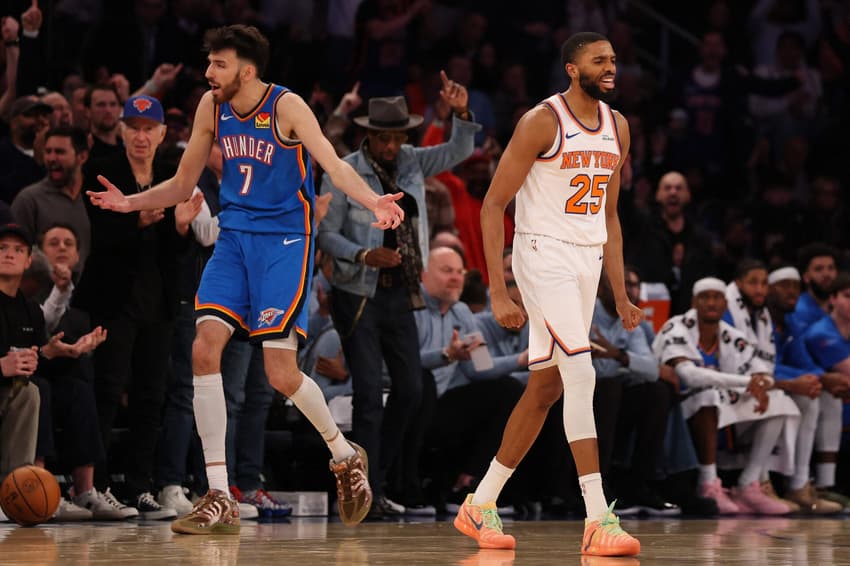 Mikal Bridges do New York Knicks reage durante jogo entre Oklahoma City Thunder e New York Knicksna NBA (Foto: Ishika Samant / GETTY IMAGES NORTH AMERICA / Getty Images via AFP)