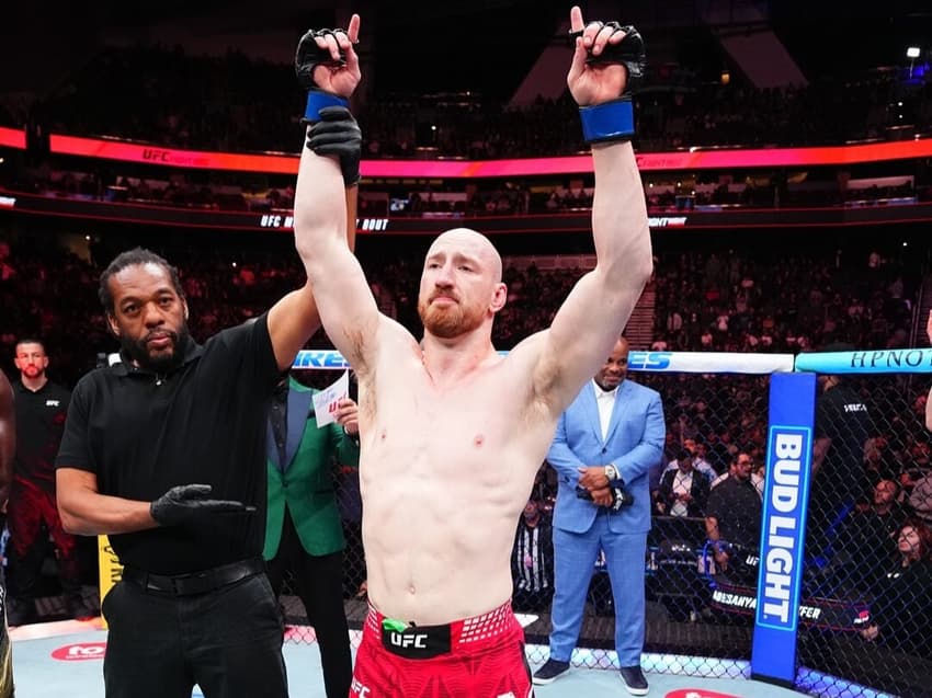 Joe Pyfer derrota Israel Adesanya no UFC Seattle (Foto: Reprodução/Instagram/UFC)