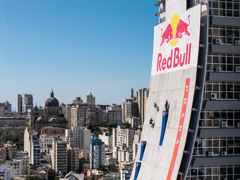 Sandro Dias desce a maior rampa de skate do mundo (Foto: Marcelo Maragni/Red Bull Content Pool)