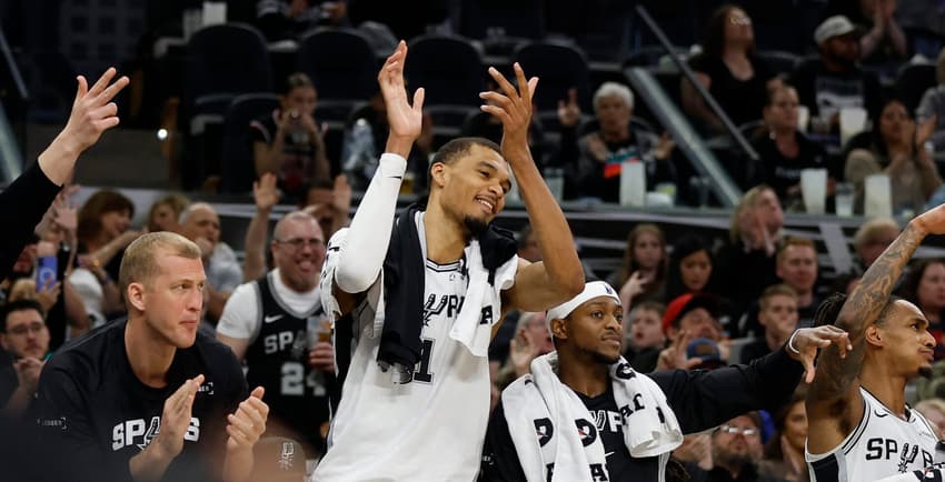 Victor Wembanyama durante jogo da NBA (Foto: Ronald Cortes / GETTY IMAGES NORTH AMERICA / Getty Images via AFP)