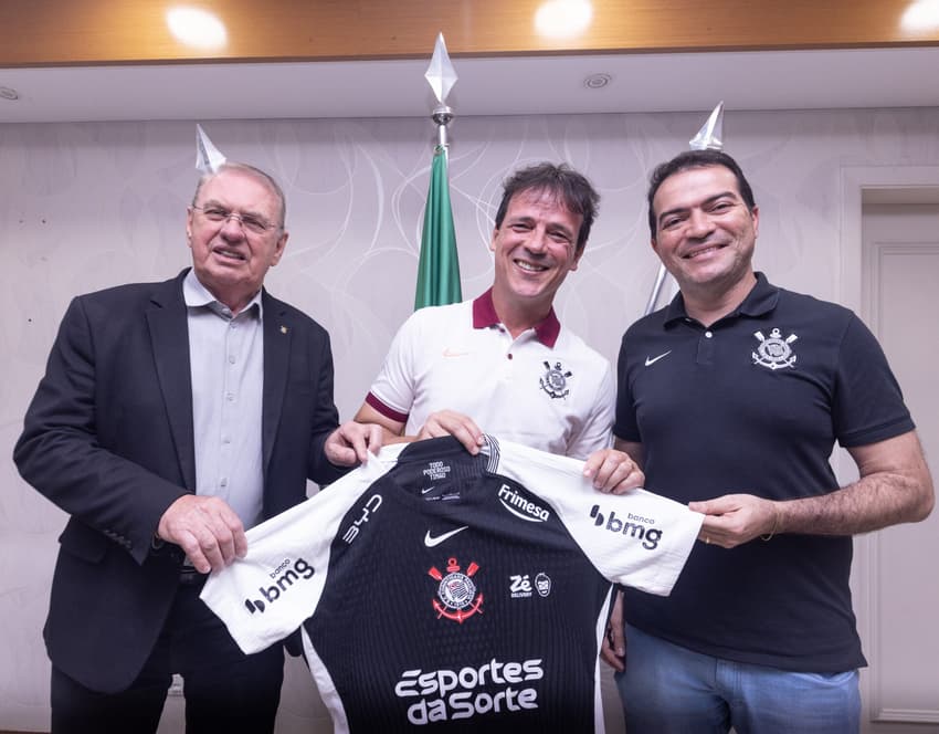 Osmar Stabile, Fernando Diniz e Marcelo Paz (Foto: Foto: Rodrigo Coca/Agência Corinthians)