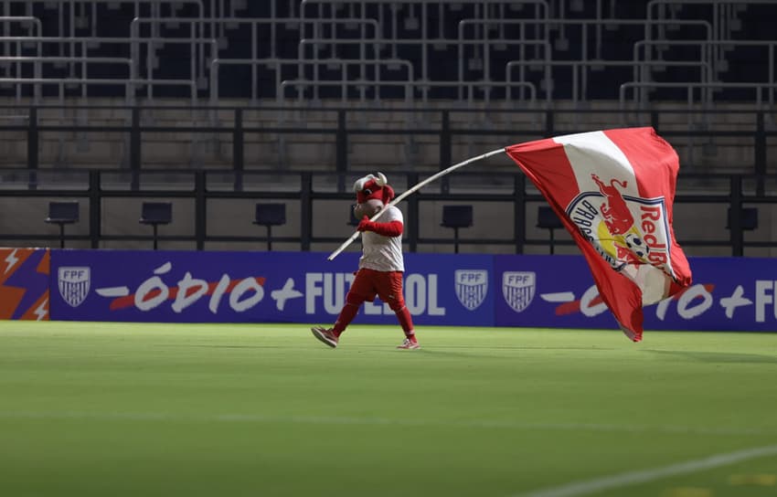 Mascote do RB Bragantino em Braganca Paulista, SP. (Foto: Raphael Marques/PxImages/FolhaPress)