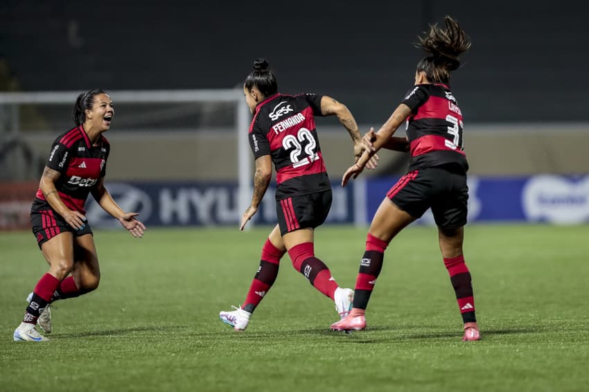 Flamengo em campo no Brasileirão Feminino (Foto: Marco Miatelo/AGIF/Folhapress)
