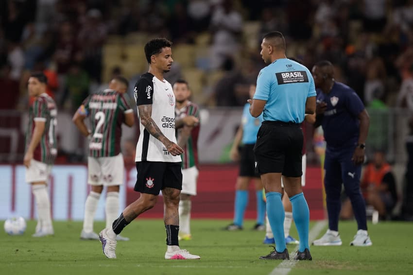 Allan, jogador do Corinthians foi expulso com dez minutos do segundo tempo (Foto: Fotoarena/Folhapress)
