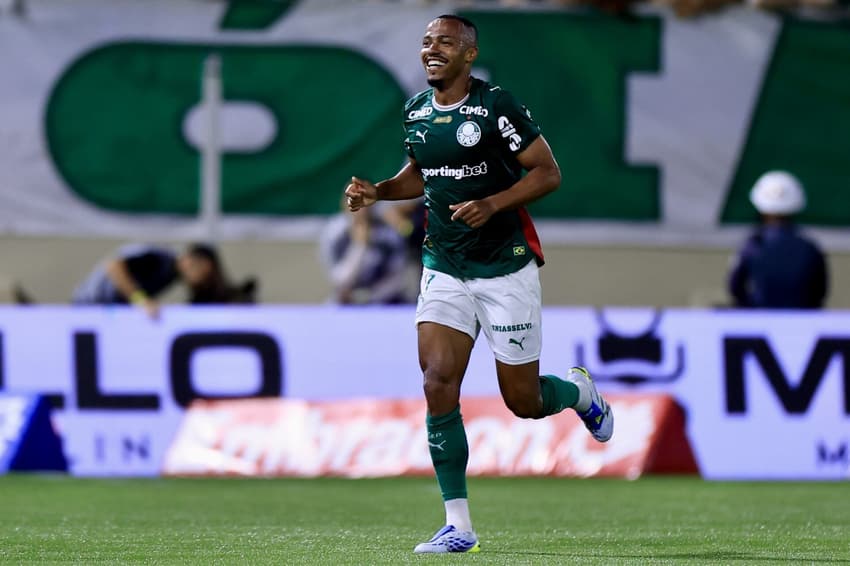 Marlon Freitas brilha na partida entre Palmeiras e Grêmio