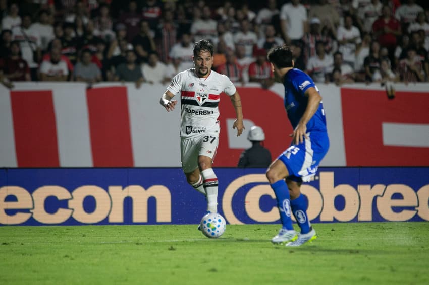 Artur foi decisivo para a vitória do São Paulo diante do Cruzeiro, No Morumbis. (Foto: MARCUS ANGELO/Photo Premium/Folhapress)