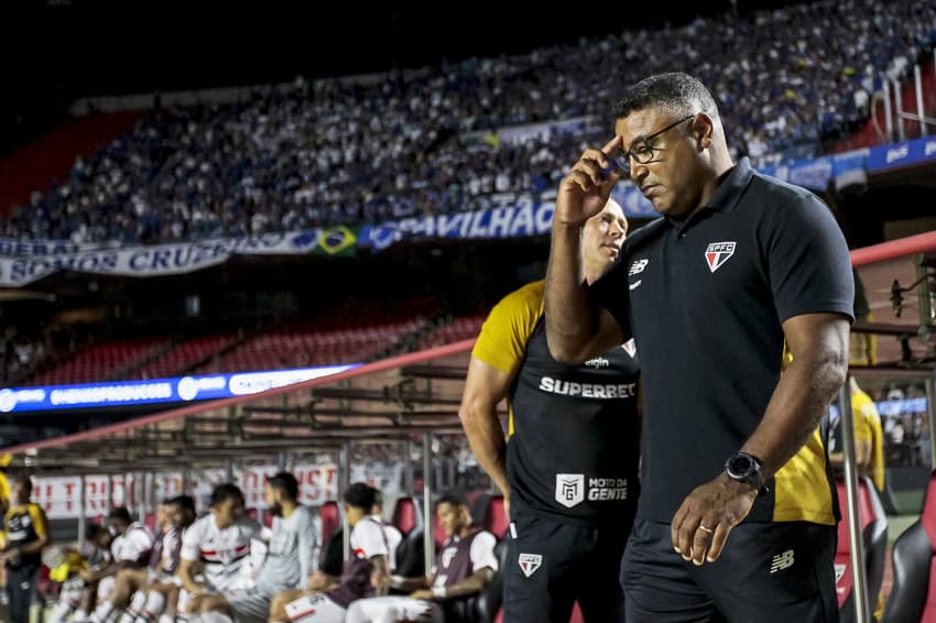 Roger Machado é o atual técnico do São Paulo (Foto: Marco Miatelo/AGIF/Folhapress)