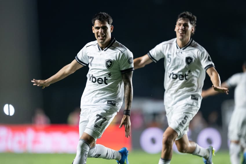Botafogo venceu o Vasco pela 10ª rodada do Brasileirão (Foto: Jorge Rodrigues/AGIF/Folhapress)
