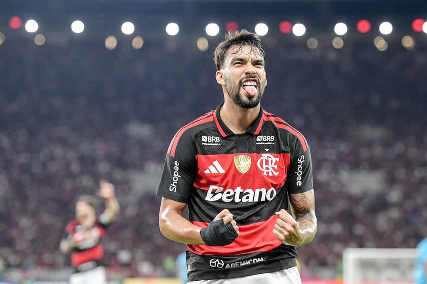 Lucas Paquetá marcou golaço na vitória do Flamengo (Foto: Thiago Ribeiro/AGIF/Folhapress)