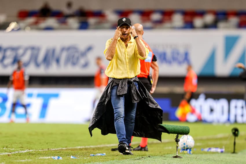 Renato Gaúcho na partida entre Vasco e Remo (Foto: Fernando Torres/AGIF/Folhapress)