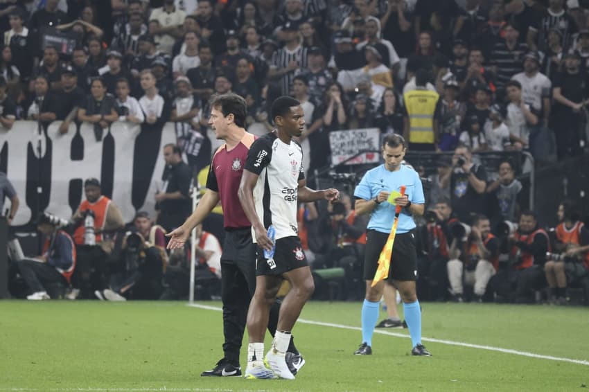 André foi expulso contra o Corinthians (Foto: Leco Viana/Thenews2/Folhapress)