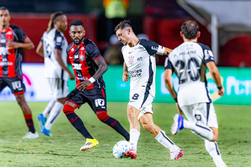 Corinthians ficou no empate sem gols com o Vitória (Foto: Renato Alexandre/Agencia F8/Folhapress)