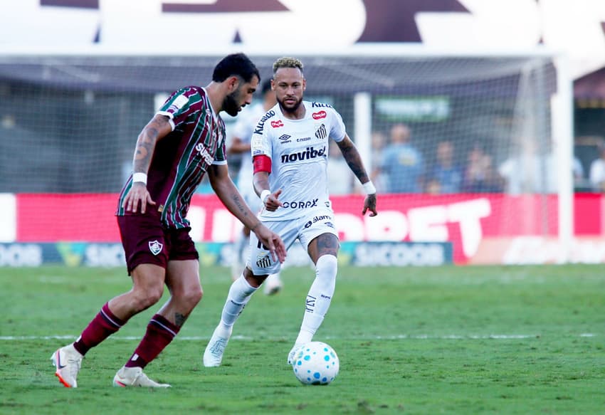 Neymar foi titular contra o Fluminense (Foto: Mauricio De Souza/AGIF/Folhapress)