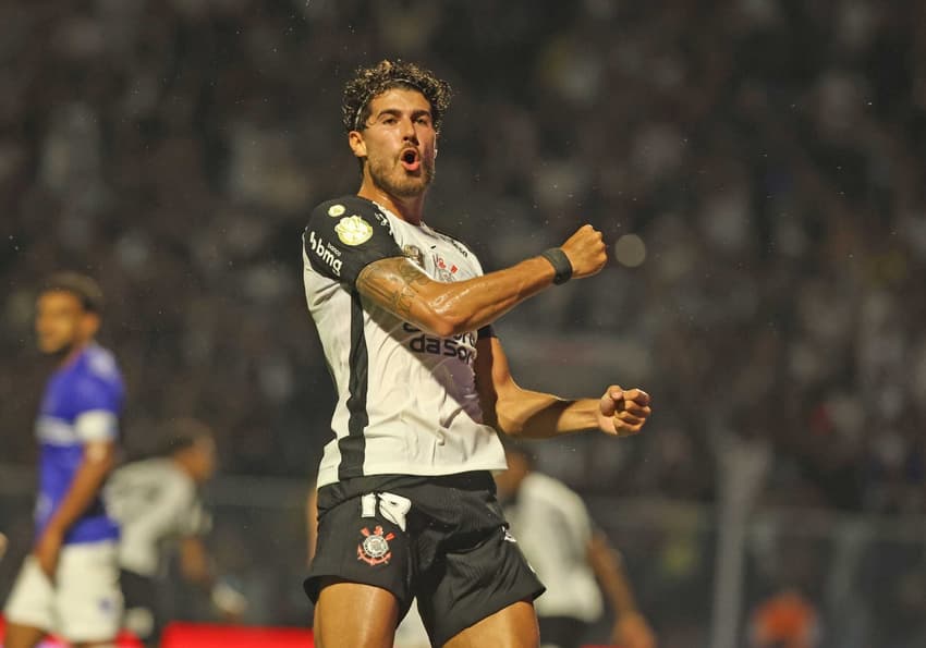 Pedro Raul deu assistência no duelo (Foto: Ricardo Trida/UAI Foto/Folha Press)