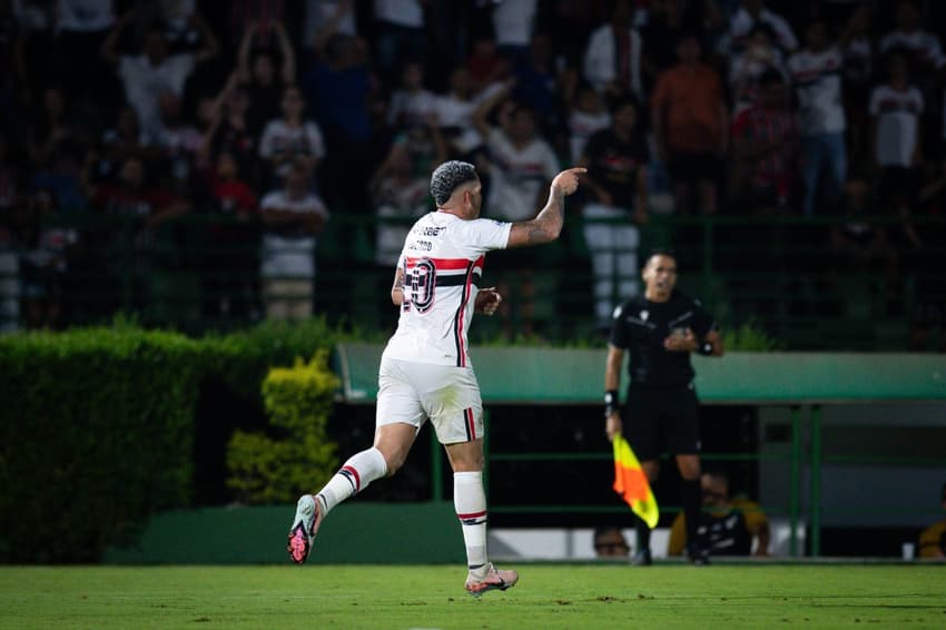 Luciano defende Roger Machado e diz que não é jogador que 'derruba treinador'