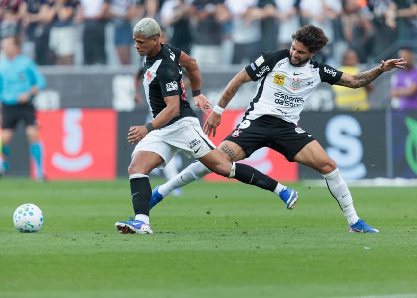 Corinthians bate o Vasco e Diniz vence a primeira no Brasileirão; dê suas notas