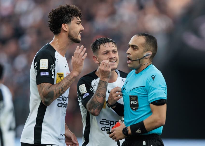 Gustavo Henrique desfalca o Timão (Foto: Vilmar Bannach/Ekobanpress/Folhapress).