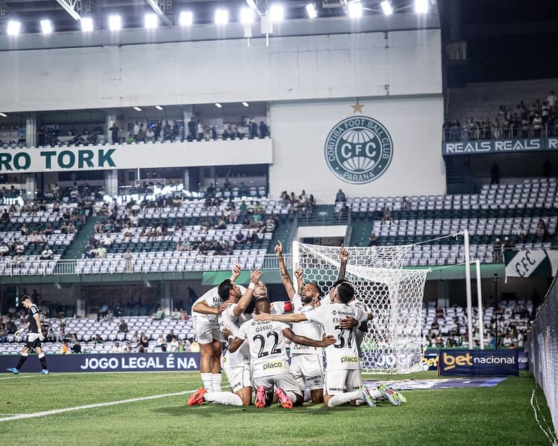 Santos e Coritiba se enfrentaram em 2023, pela Série B. (Foto: Raul Baretta/ Santos FC)