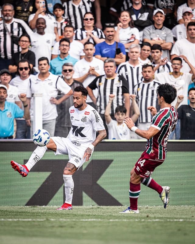 Neymar durante duelo entre o Santos e o Fluminense, na Vila Belmiro. (Foto: Raul Baretta/ Santos FC)