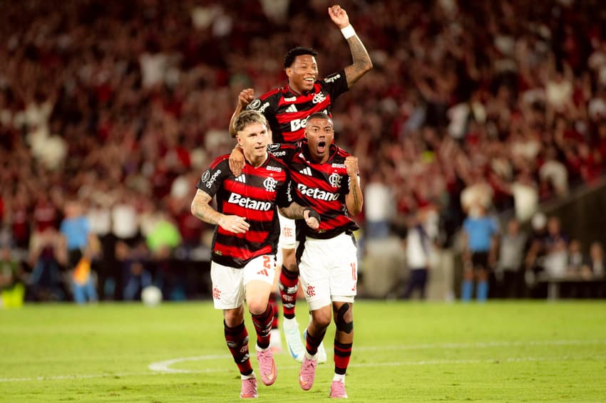 Varela comemora gol em Flamengo x Estudiantes pela Libertadores em 2025 (Foto: Adriano Fontes/Flamengo)