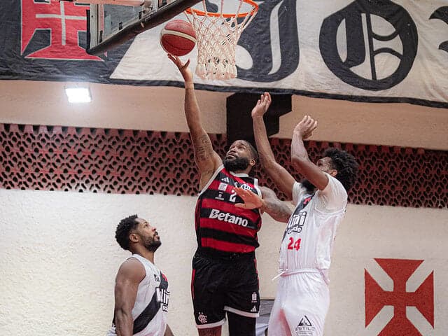 Flamengo e Vasco duelam em São Januário, pelo NBB (Foto: PaulaReis/Flamengo)