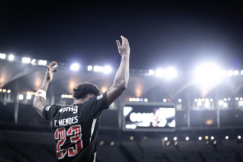 Thiago Mendes não foi punido pelas declarações contra a arbitragem da CBF após Corinthians x Vasco (Foto: Matheus Lima/Vasco)