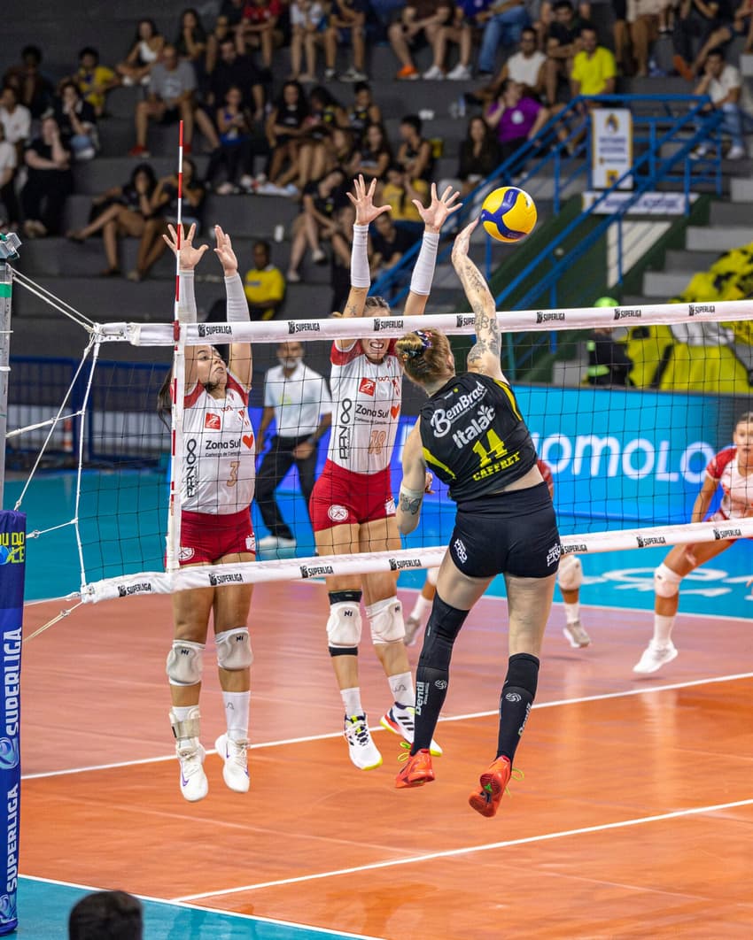 Payton Caffrey em Praia Clube x Tijuca pela Superliga Feminina 25/26 (Foto: Bruno Cunha)