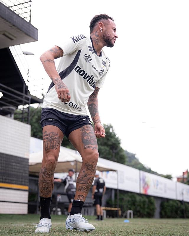 Neymar durante treino do Santos no CT Rei Pelé. (Foto: Raul Baretta/ Santos FC)