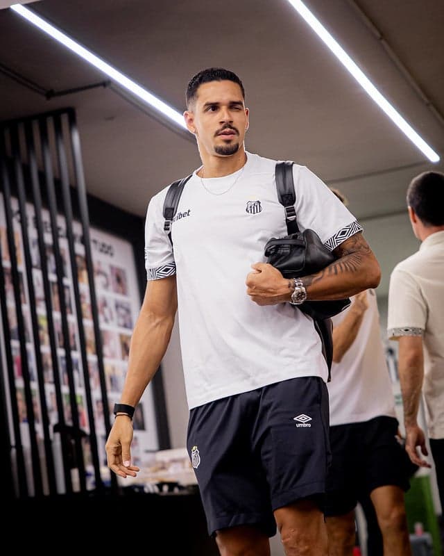 Lucas Veríssimo acumula dois jogos como titular do Santos. (Foto: Raul Baretta/ Santos FC)