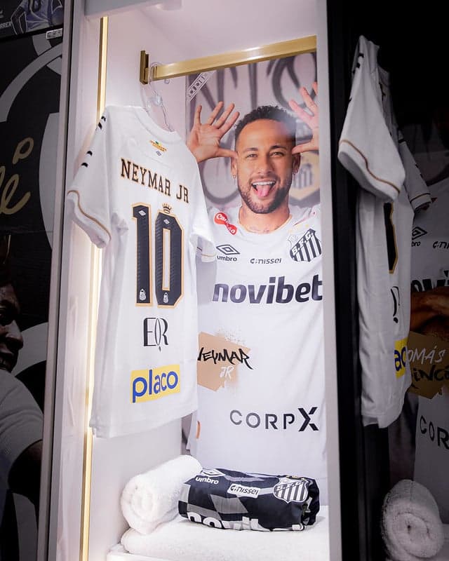 Armário do Neymar na Vila Belmiro. (Foto: Raul Baretta/ Santos FC)