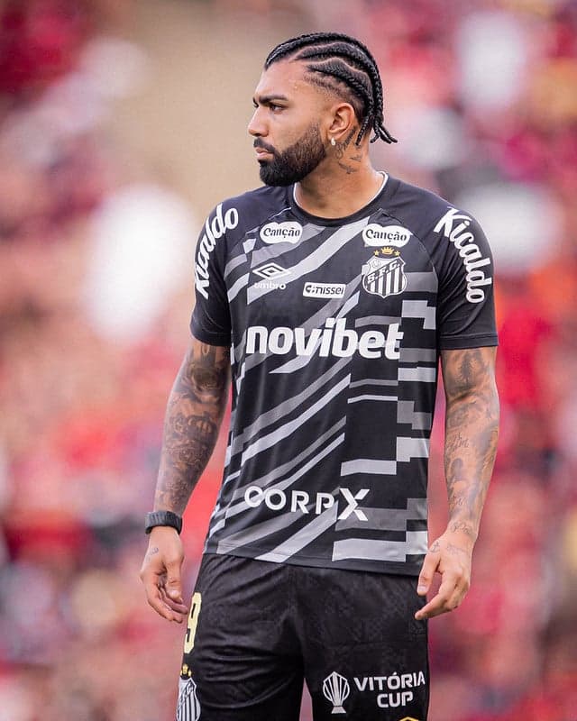 Gabriel Barbosa durante esquecimento para duelo entre Flamengo x Santos. (Foto: Raul Baretta/ Santos FC)