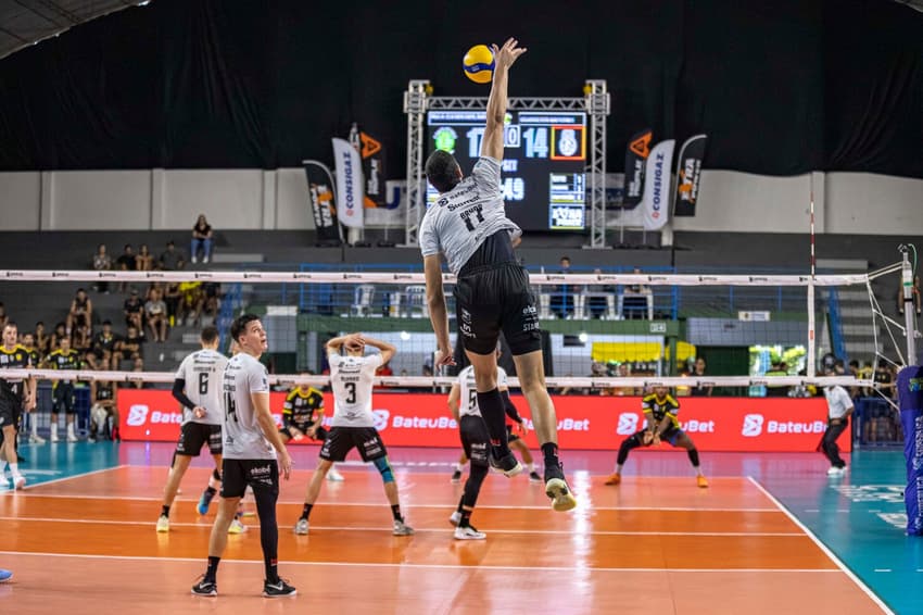 Bryan em Praia Clube x Guarulhos pelas quartas de final da Superliga Masculina 25/26 (Foto: Bruno Cunha)
