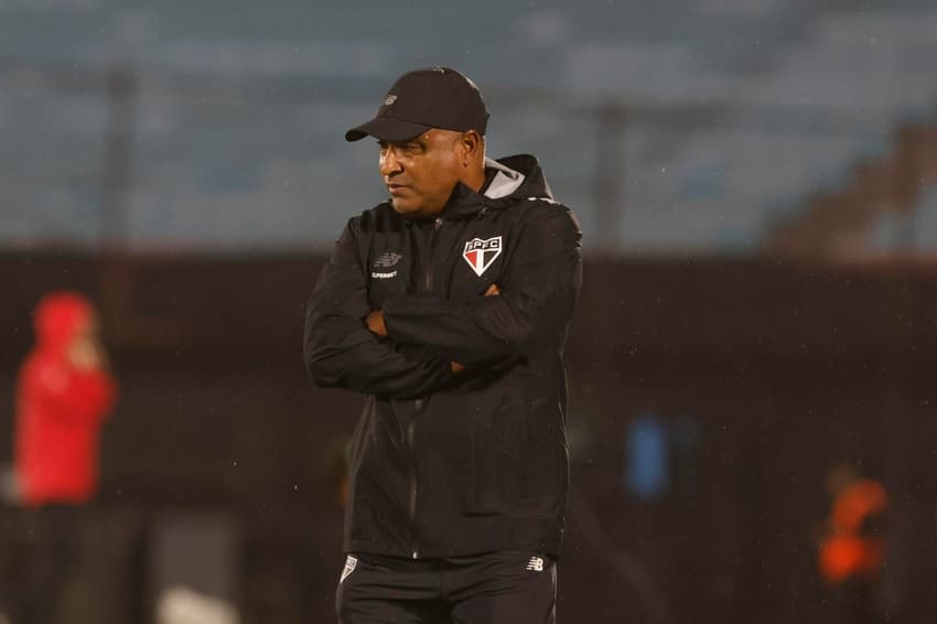 Roger Machado analisou vitória do São Paulo contra o Boston River (Foto: Rubens Chiri / São Paulo FC)