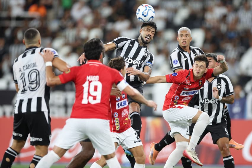 Alexander Barboza é um dos destaques do Botafogo (Foto: Vítor Silva/Botafogo)