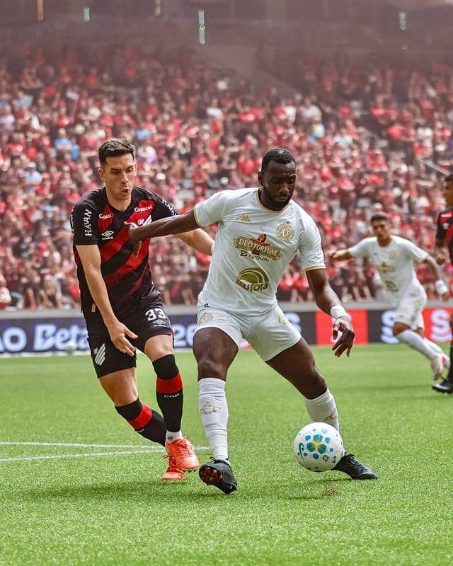 Athletico e Chape se enfrentaram neste domingo de manhã (12) na Arena da Baixada. (Foto: Rafael Bressan/ACF)