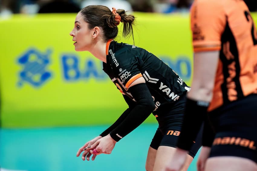 Camila Brait, do Osasco, em ação na semifinal da Superliga Feminina 25/26 (Foto: Hedgard Moraes/MTC)