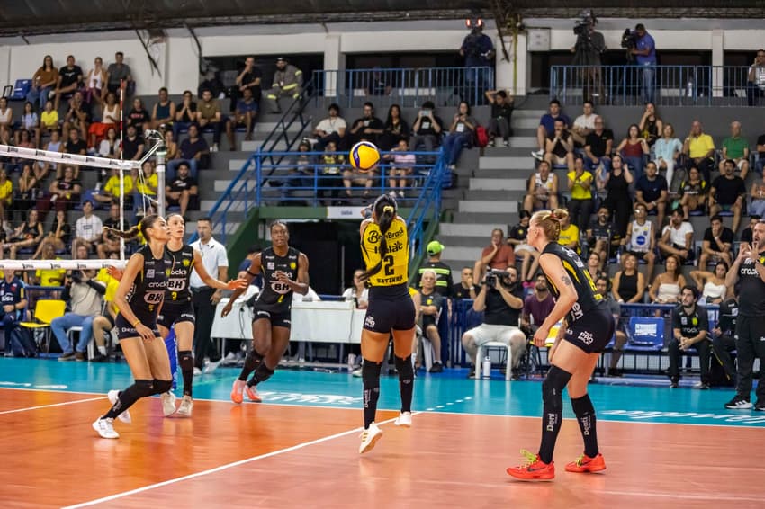 Praia Clube x Sesc Flamengo pela semifinal da Superliga Feminina 25/26 (Foto: Bruno Cunha)