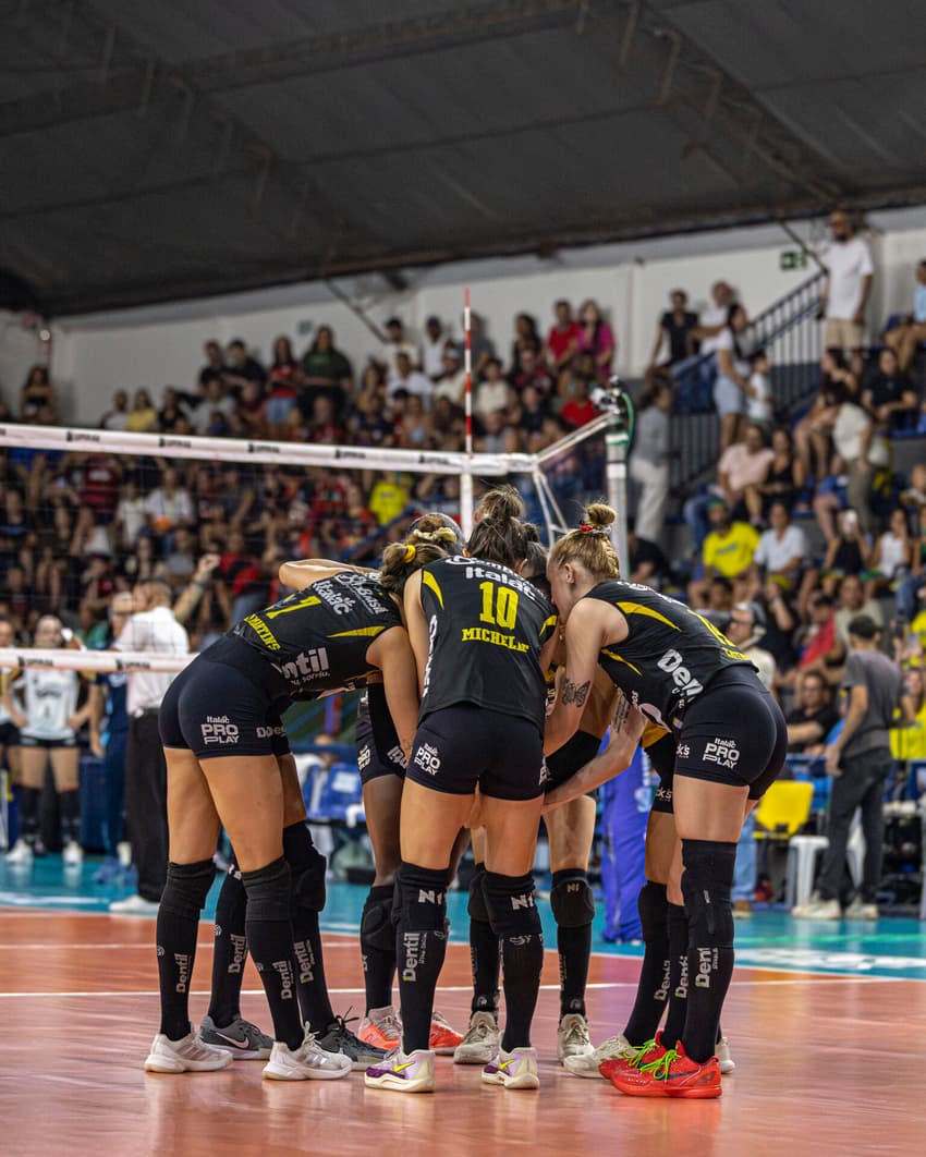 Superliga Feminina de Vôlei 25/26 (13/04) - Jogo 1 Ginásio do UTC (Uberlândia/MG) Crédito: Bruno Cunha