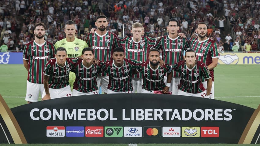 Time do Fluminense perfilado antes de enfrentar o Rivadavia (Foto: Marcelo Gonçalves/Fluminense)