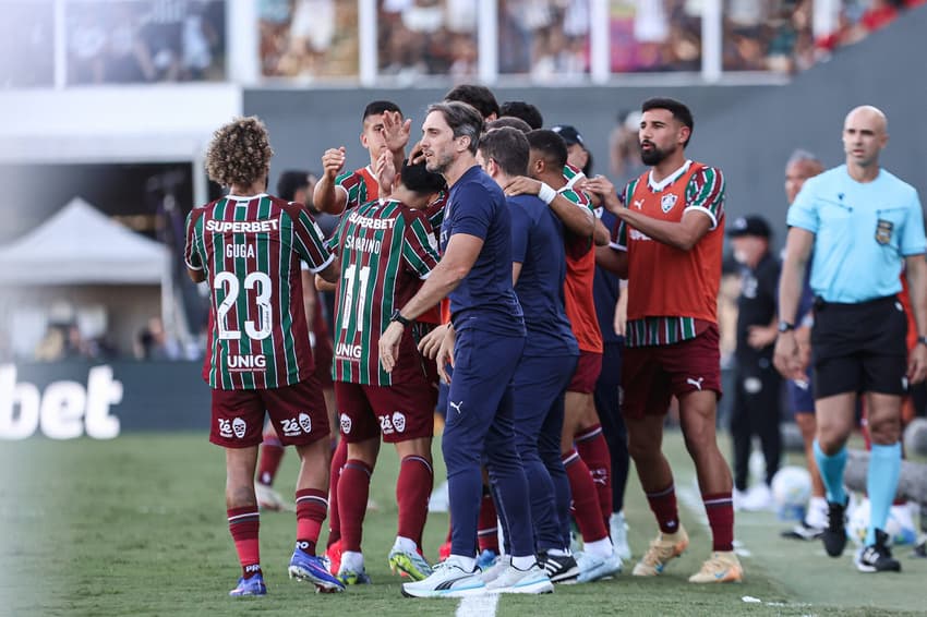 O Fluminense venceu o Santos por 3 a 2 pelo Brasileirão, após uma semana conturbada, marcada por protestos da torcida (Foto: Lucas Merçon / Fluminense FC)