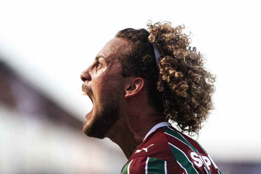 Guga foi um dos principais jogadores do Fluminense na vitória contra o Santos fora de casa pelo Brasileirão (Foto: Lucas Merçon / Fluminense FC)