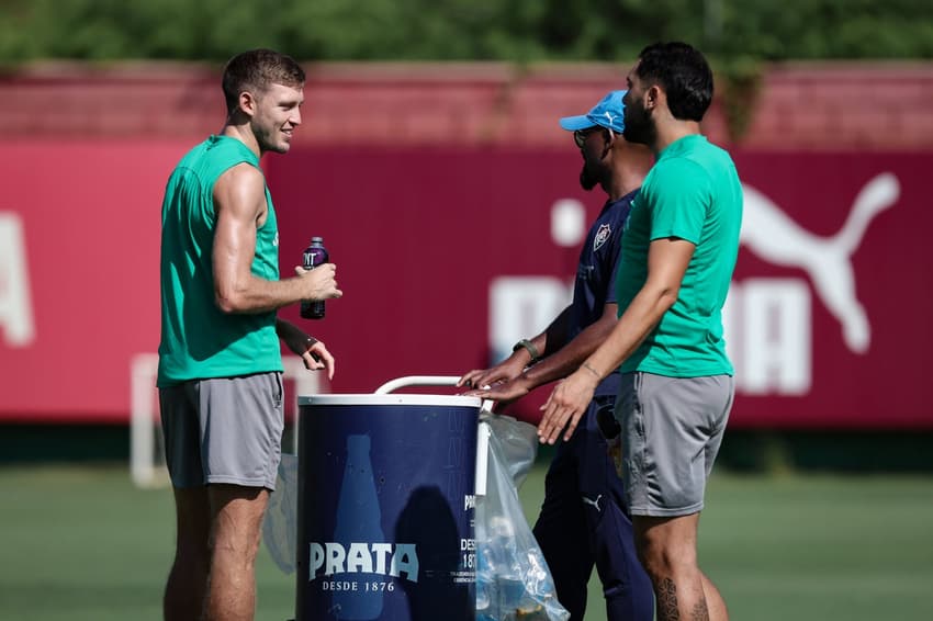 Castillo e Freytes no treino do Fluminense no CT Carlos Castillo (Foto: Marcelo Gonçalves/ Fluminense FC)