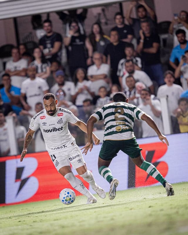 Mesmo com ações ofensivas, Neymar não consegue dar triunfo ao Santos (Fotos: Raul Baretta/ Santos FC)